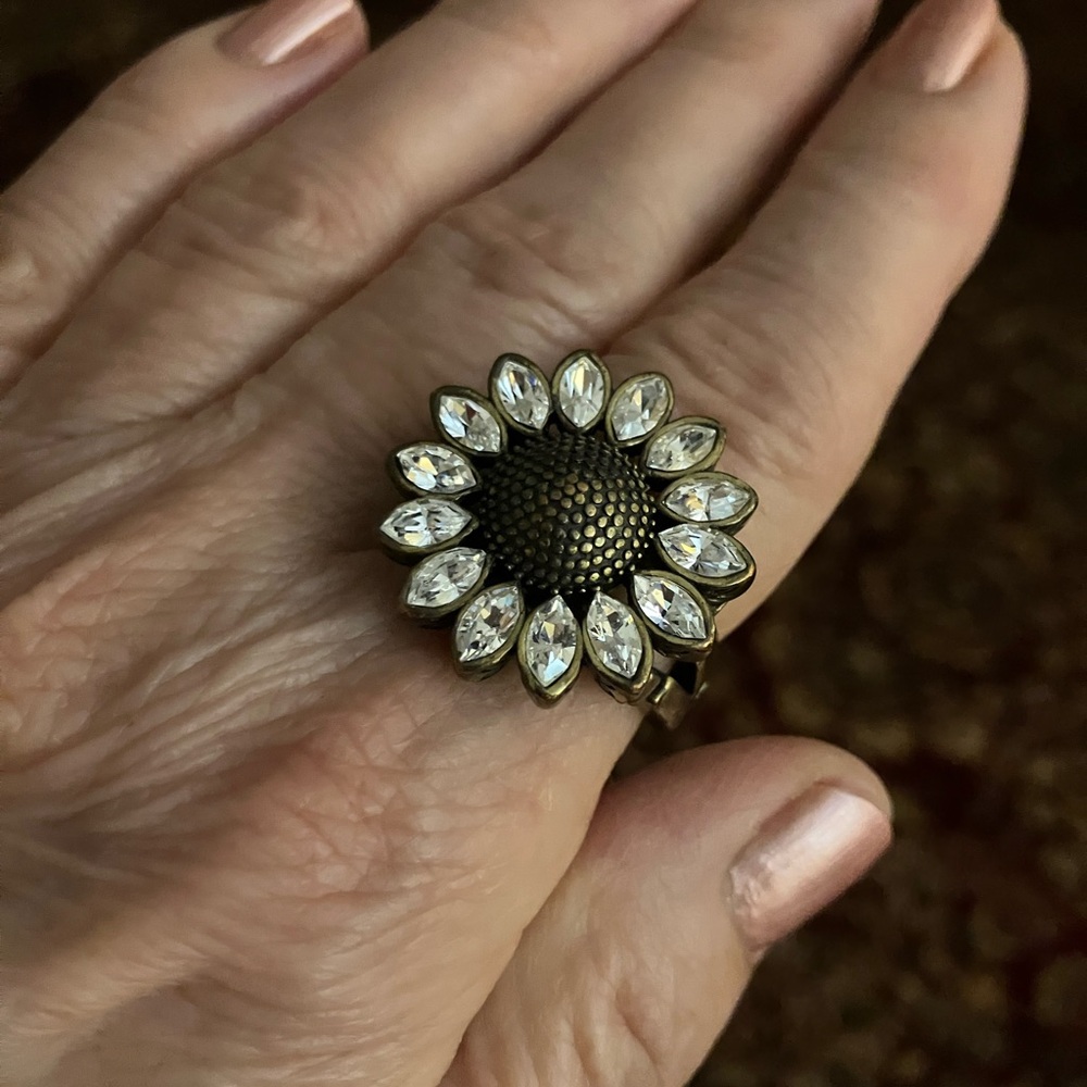 Fossil Brand Statement Ring Bold Sunflower Daisy Stretch  Crystal Rhinestone